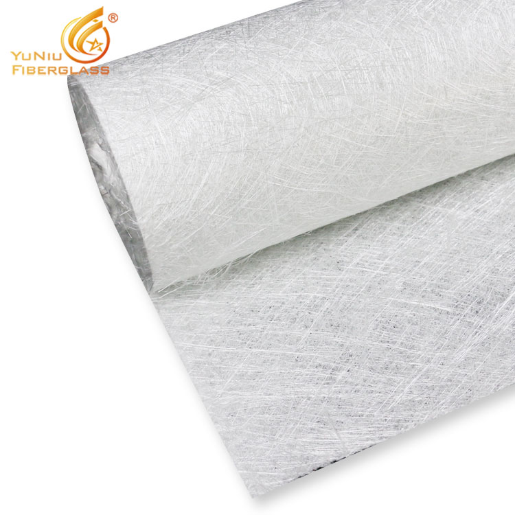 Vente en gros de tapis de fils coupés en fibre de verre Yuniu, tapis de fils coupés en fibre de verre 450g m2 pour tour de refroidissement